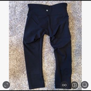 Cropped Lulu Lemon leggings